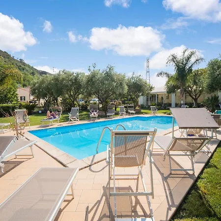 Appartement In Tropea With Mountain Views