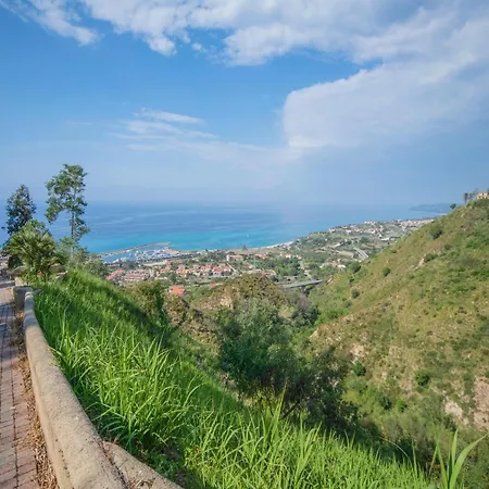 アパート In Tropea With Mountain Views